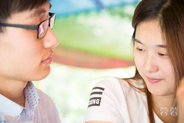 男生暗恋你会有什么表现如何分辨一个男人是不是真心爱一个女人