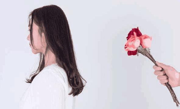 男人喜欢女人都有哪些表现中年男人喜欢一个女人的最高表现