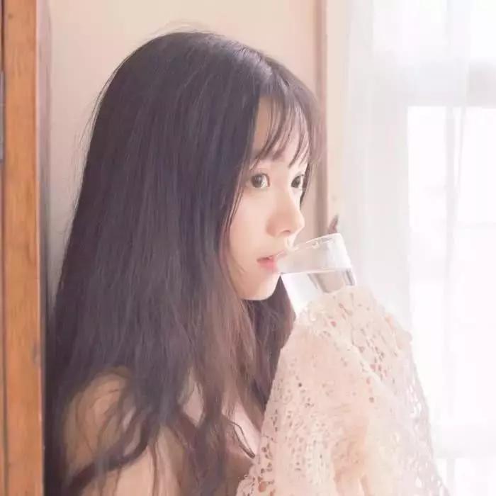 我的男朋友喜欢男人怎么办,去年相亲一个男生很喜欢他