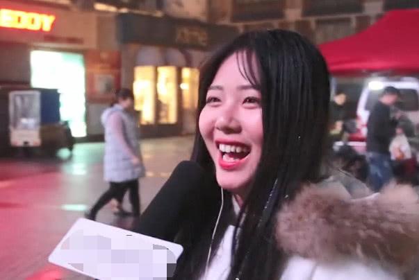 如何判断男生喜欢你还是你闺蜜,喜欢上闺蜜的男朋友