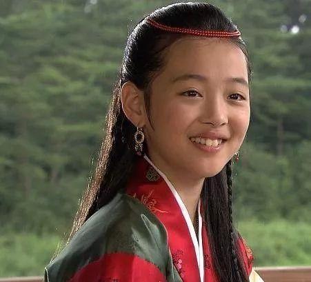 男孩进入青春期前兆,什么是青春期后期的标志