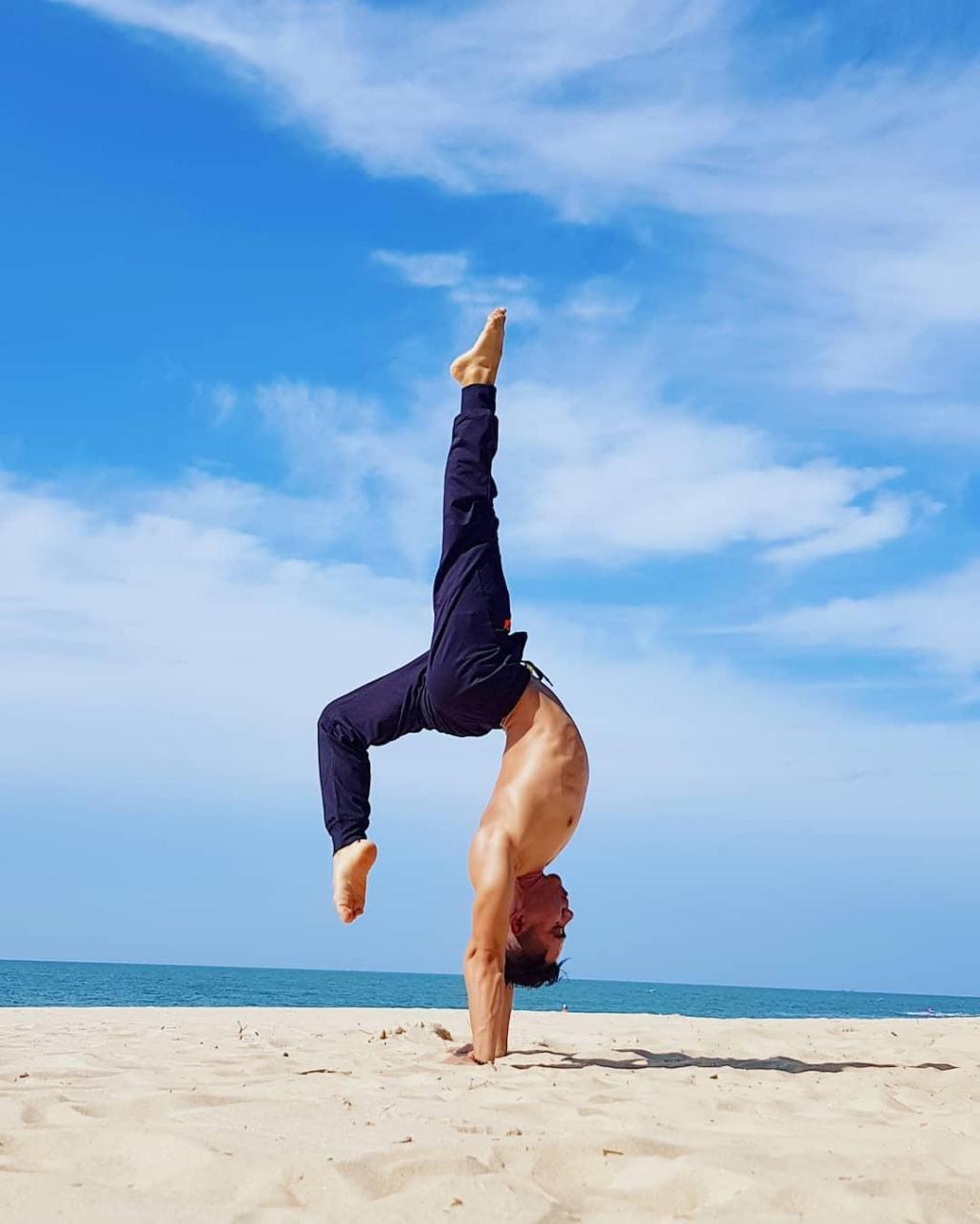 微动作判断男生喜欢你个子矮的女生会有男生喜欢吗