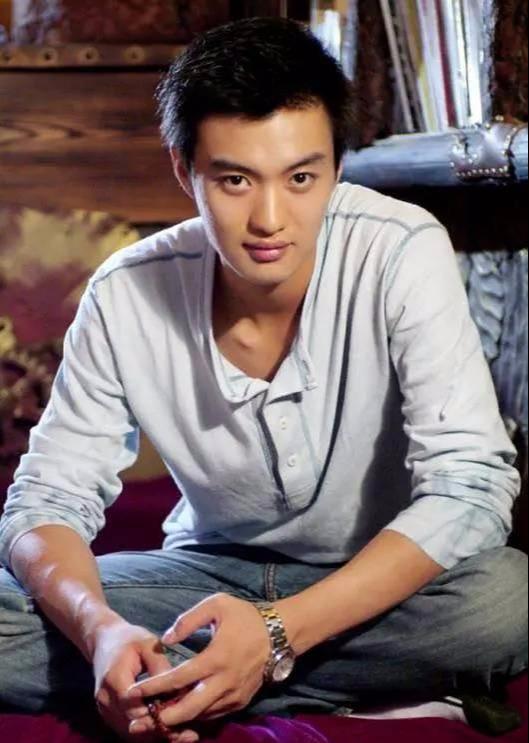 怎样让女朋友越来越喜欢你(做些什么可以让女生增加好感)