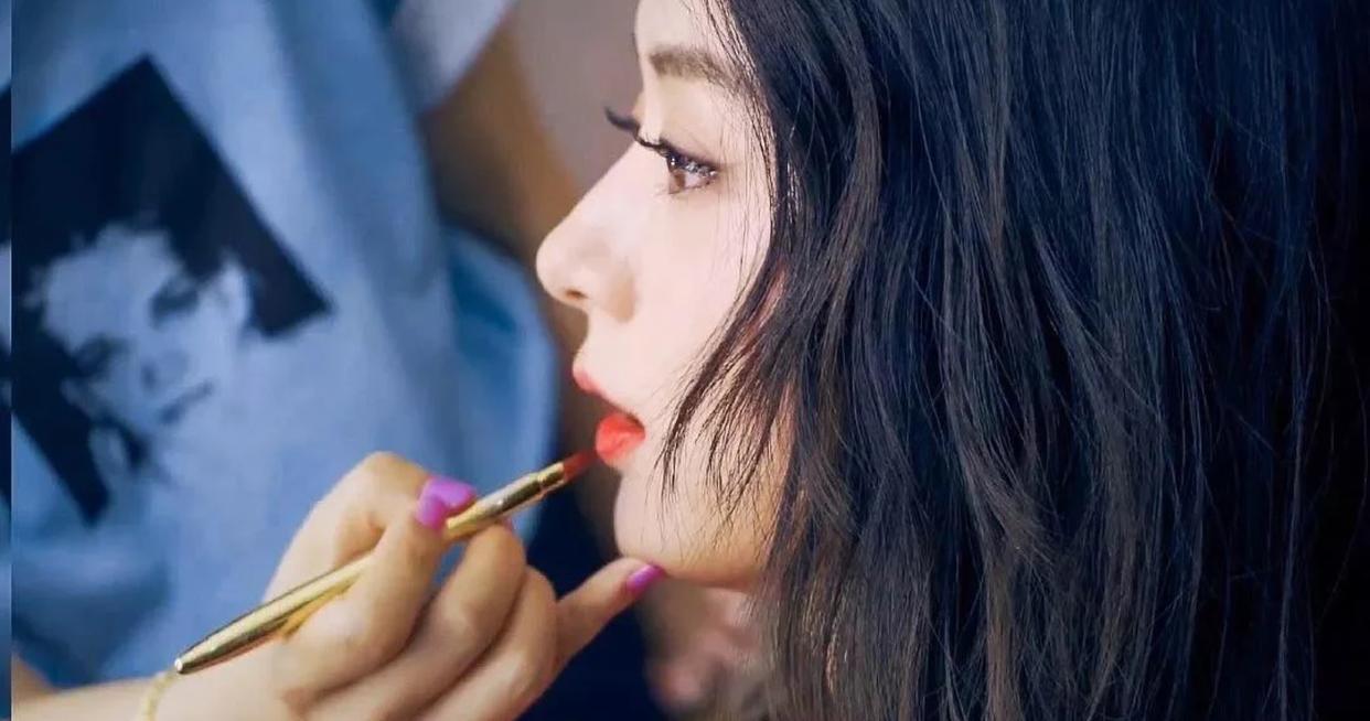 夸女人长得漂亮怎么说女朋友做美容刚回来