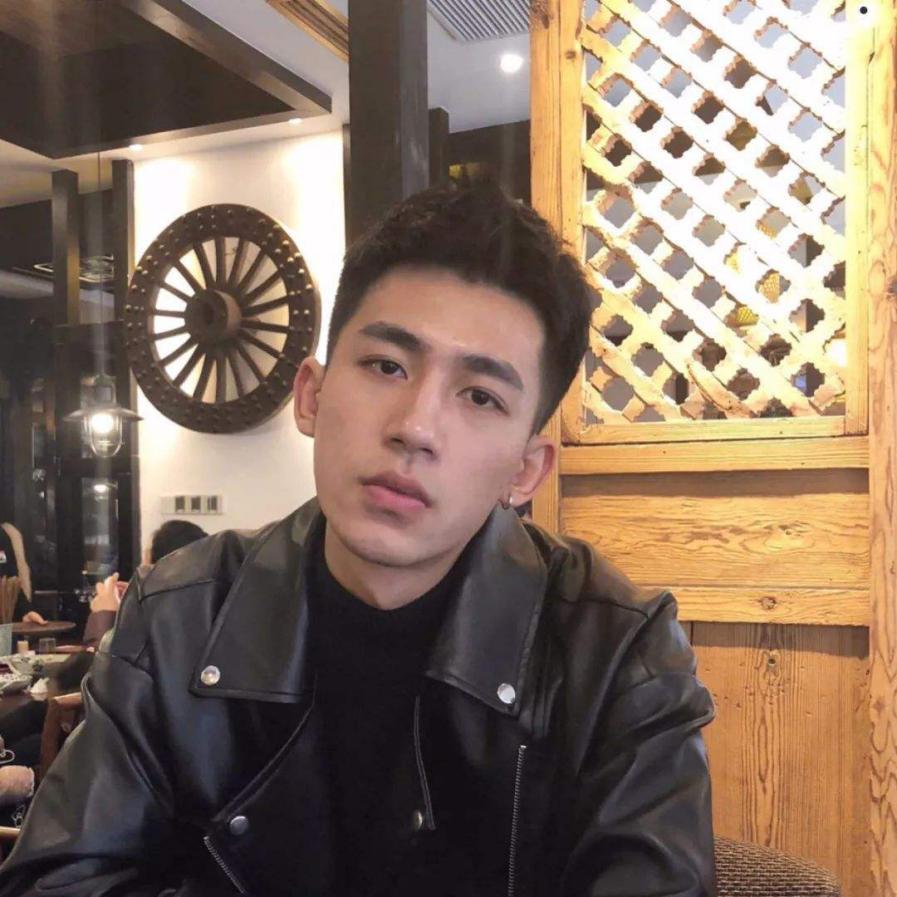 如何让一个男生越来越喜欢你为什么现在越来越多男生喜欢姐弟恋