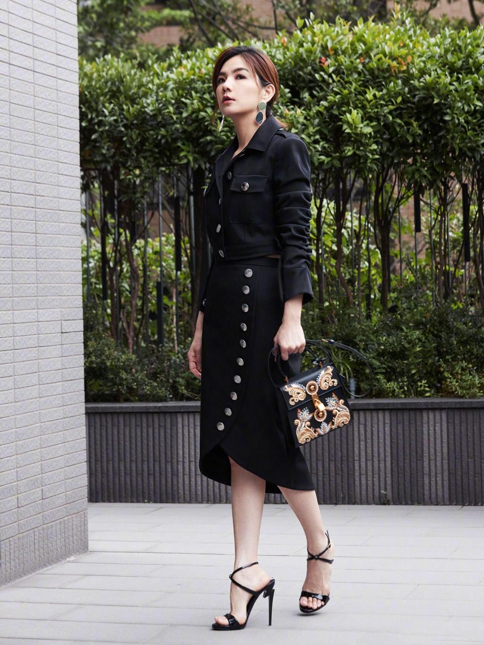 儿子喜欢男的怎么办(孩子现在天天想着玩)