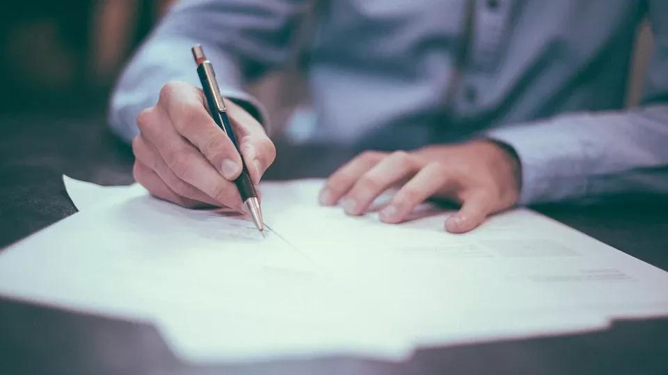 女方婚内出轨离婚怎么处理跟认识我的男人