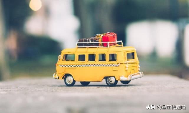 木讷的女生给人的感觉男人喜欢不说话的女人嘛