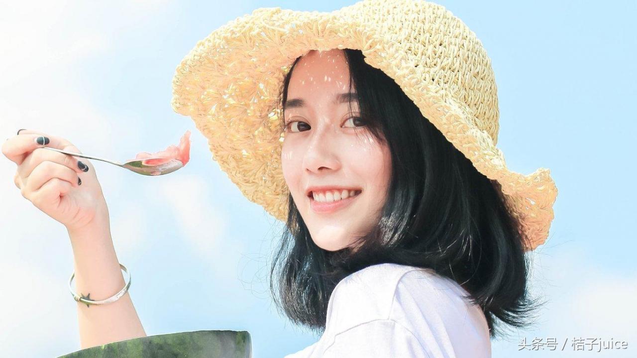 喜欢一个女生怎么和她聊天女生知道自己追她