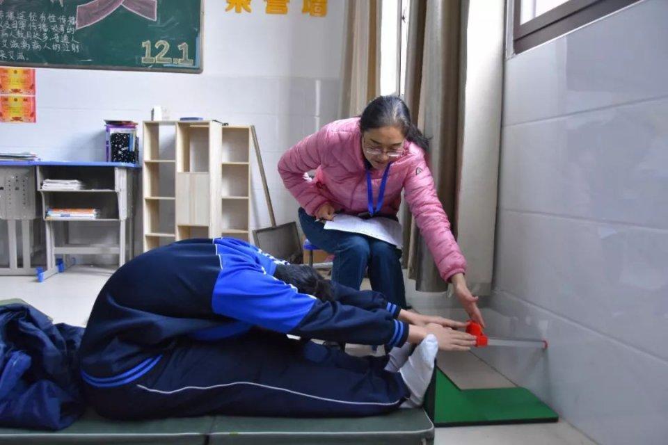 怎样让男生更喜欢你初中生怎样让一个男生做男闺蜜