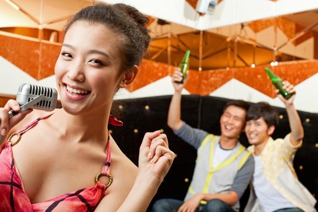 一个女人身边有很多男人,女人最怕跟什么样的男人