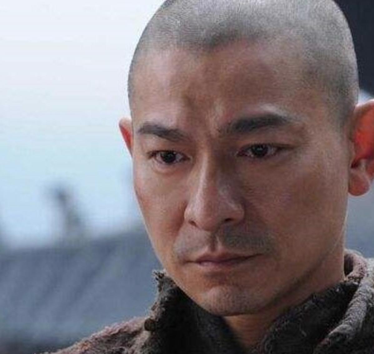 16岁儿子说喜欢男的咋办被保送到复旦了