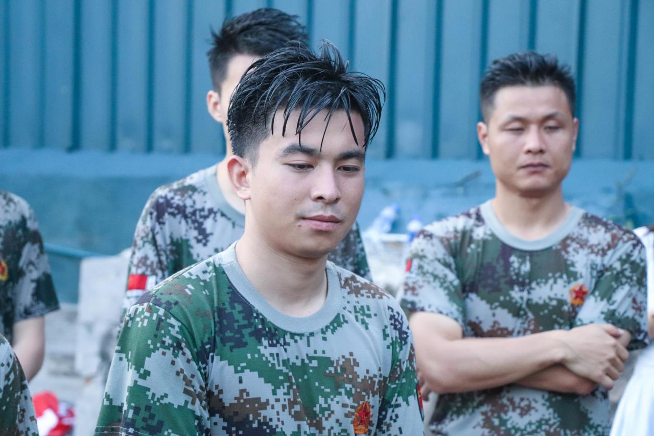 男生一边撩你又说你是兄弟他是不是发觉我不够好