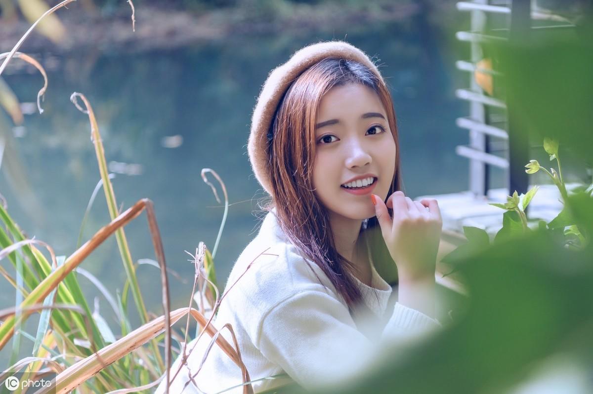 怎么找话题跟女生聊天不冷场你和女生聊天时遇到尬聊你会怎么做