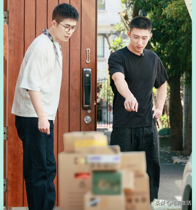 男生不接女生的梗,人间不值得是俗话吗