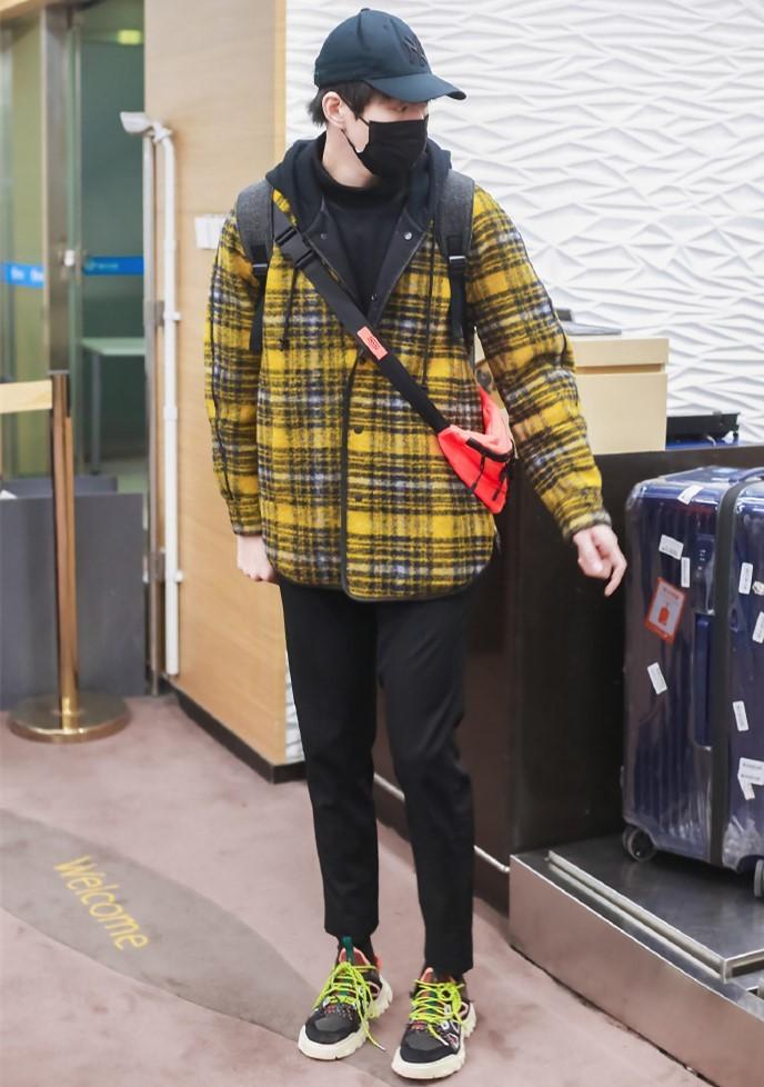 18岁男生穿什么衣服好看,18岁还想去上学