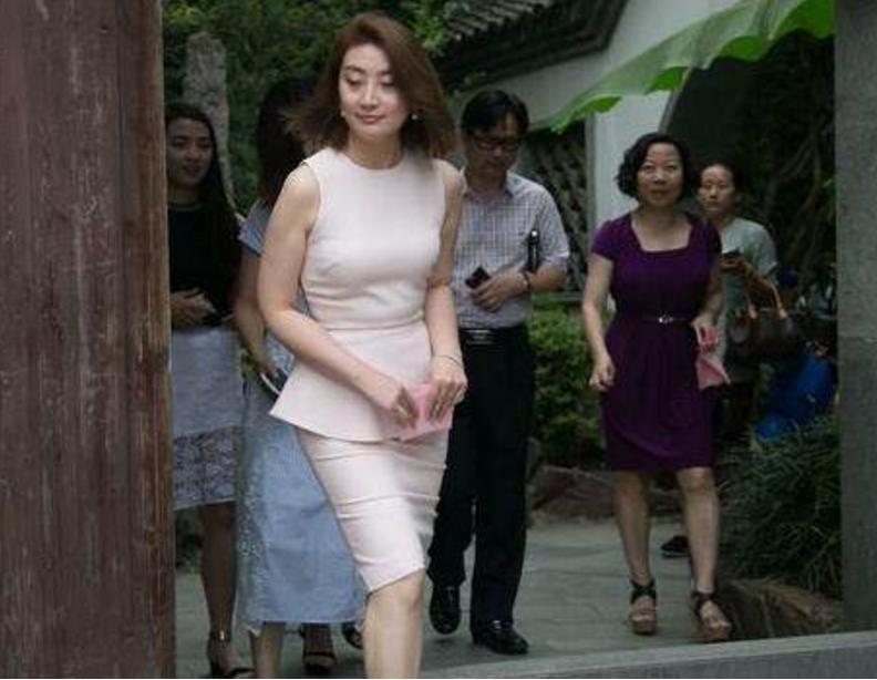 男生都不太愿意追漂亮的女生追求你喜欢的女生