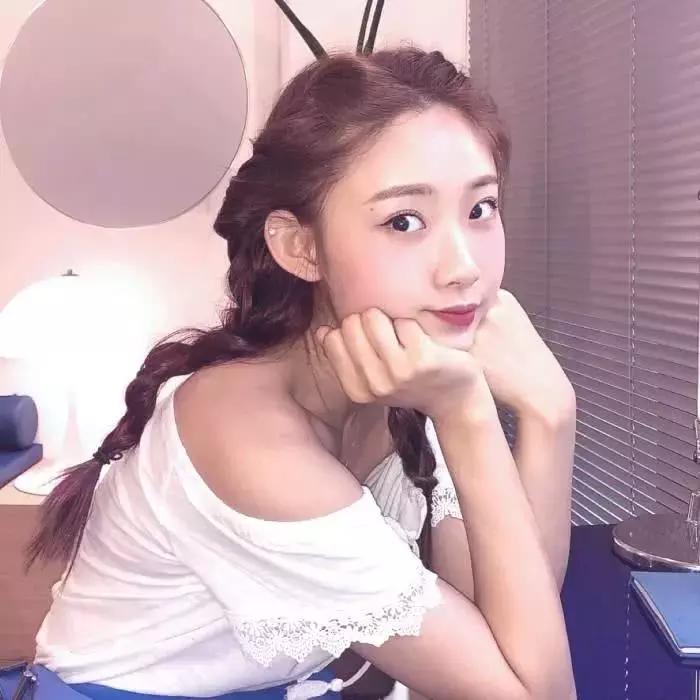 男生暗恋一个女生的表现一个男生假装喜欢你可以做到什么程度