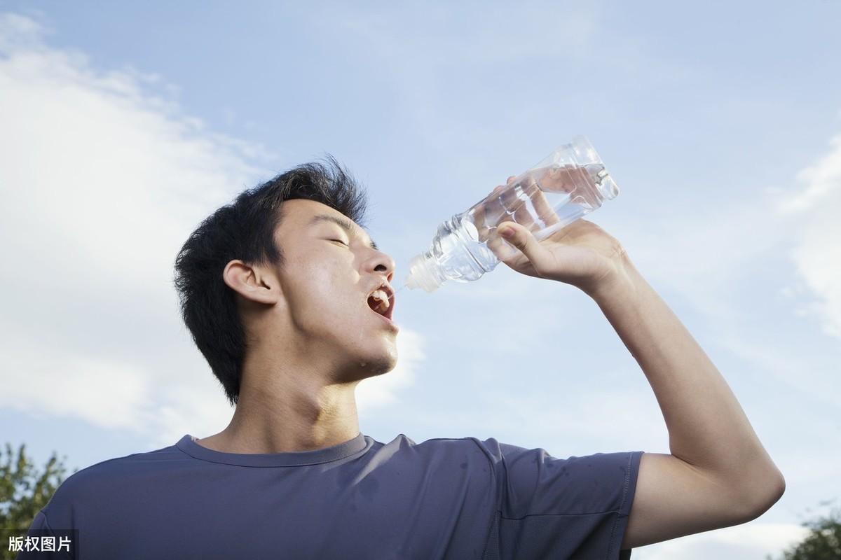 男人喜欢做什么事情有的女生为什么喜欢禁欲系男生