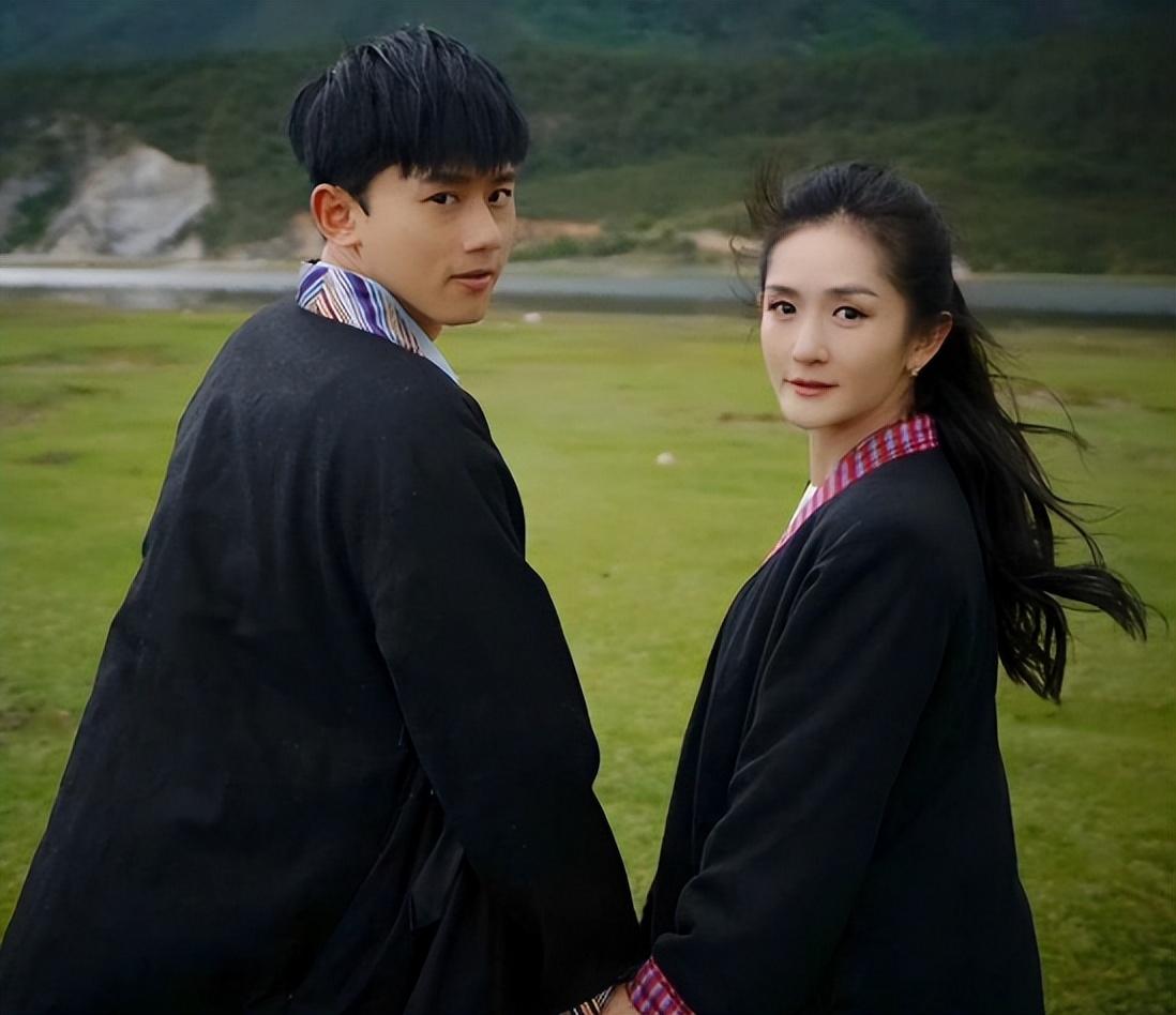 给女朋友讲又甜又撩的小故事(美剧中有哪些而又幽默的女性角色)