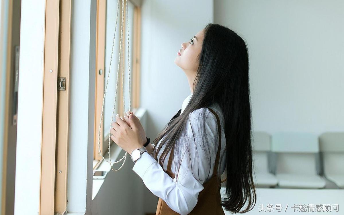 女生喜欢男生对她做什么(男生频繁找喜欢自己的女生帮忙是为什么)