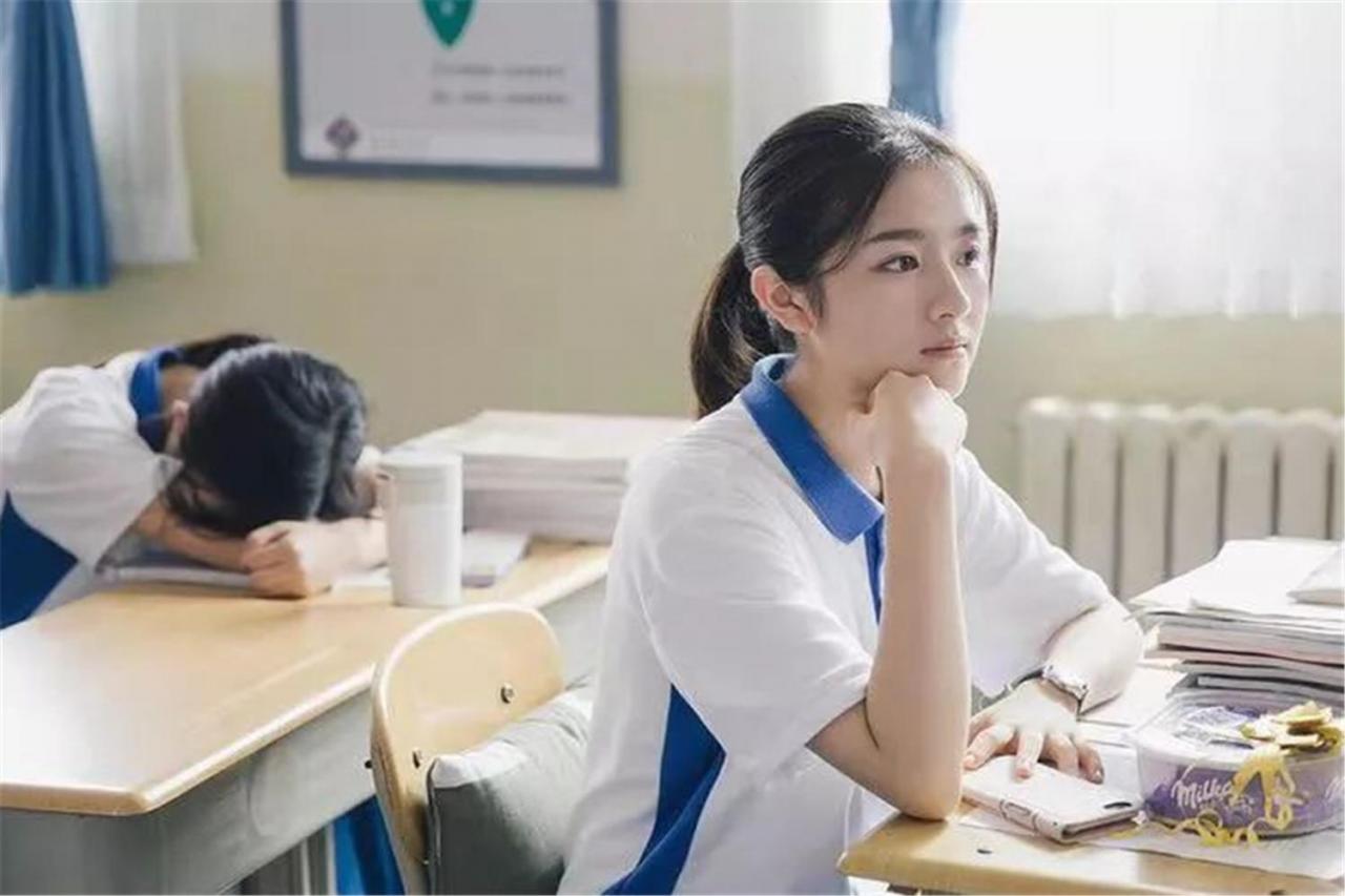 初中男生真正喜欢你的表现男大学生寝室的关系是什么样的