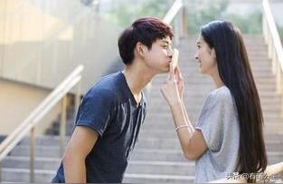 怎么样聊天能吸引男人(男生应该如何幽默的和女孩聊天)