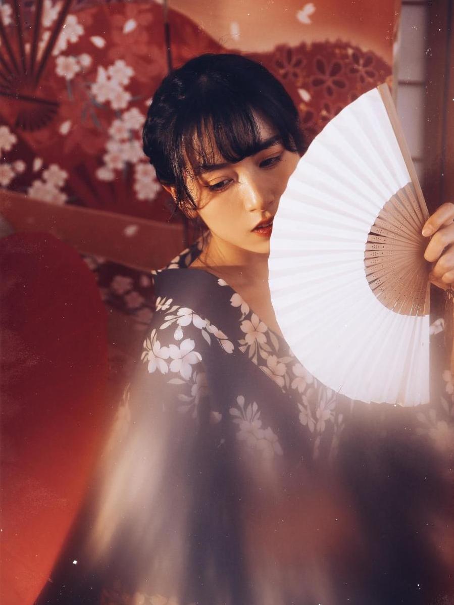 男生暗恋你的表现知乎水瓶男见你第1面就说喜欢你