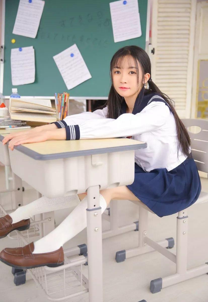 怎么吸引喜欢的男生聊天和喜欢的男生应该聊什么