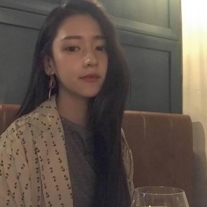 一个男生很喜欢你的表现,热恋中的男生总喜欢和我说早安晚安