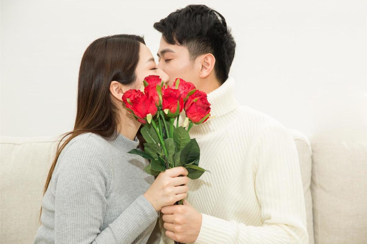 聊天怎么试探女生是否喜欢你,一个从来不主动找你聊天的女人