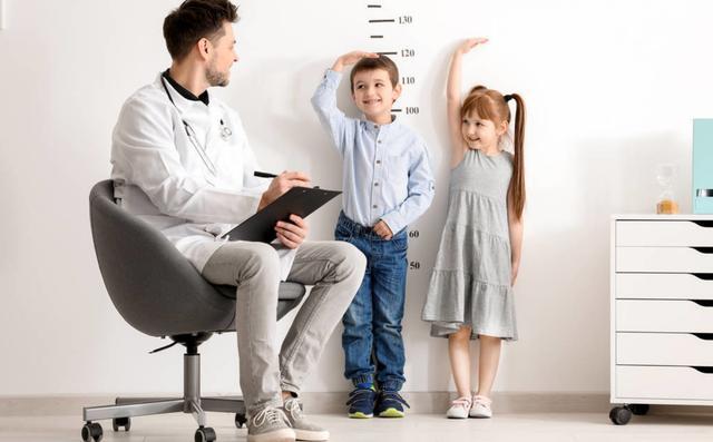 18岁女生的正常身高1米68是多少岁的女生的身高几岁