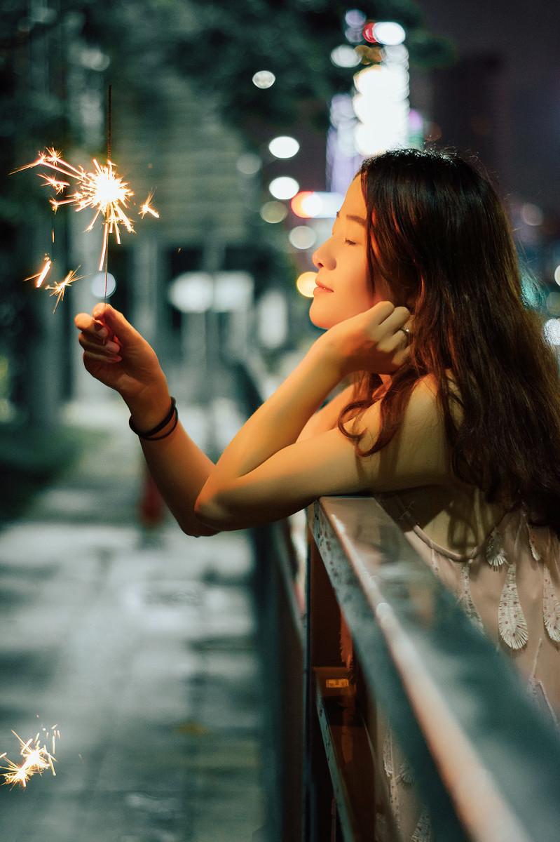 说什么话最让男人暖心的话对方最让你感动的一句话或一件事是什么