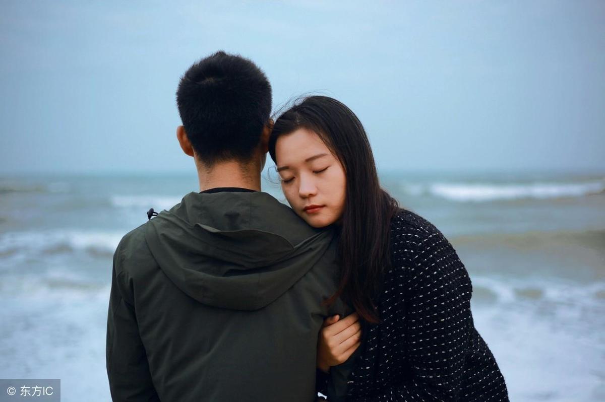 如何看得出男生喜欢你的表现,一个女生喜欢一个男生的表现有哪些