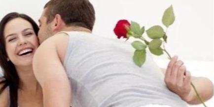 男人喜欢你的微动作一个已婚男人只有在每次喝醉时才联系我