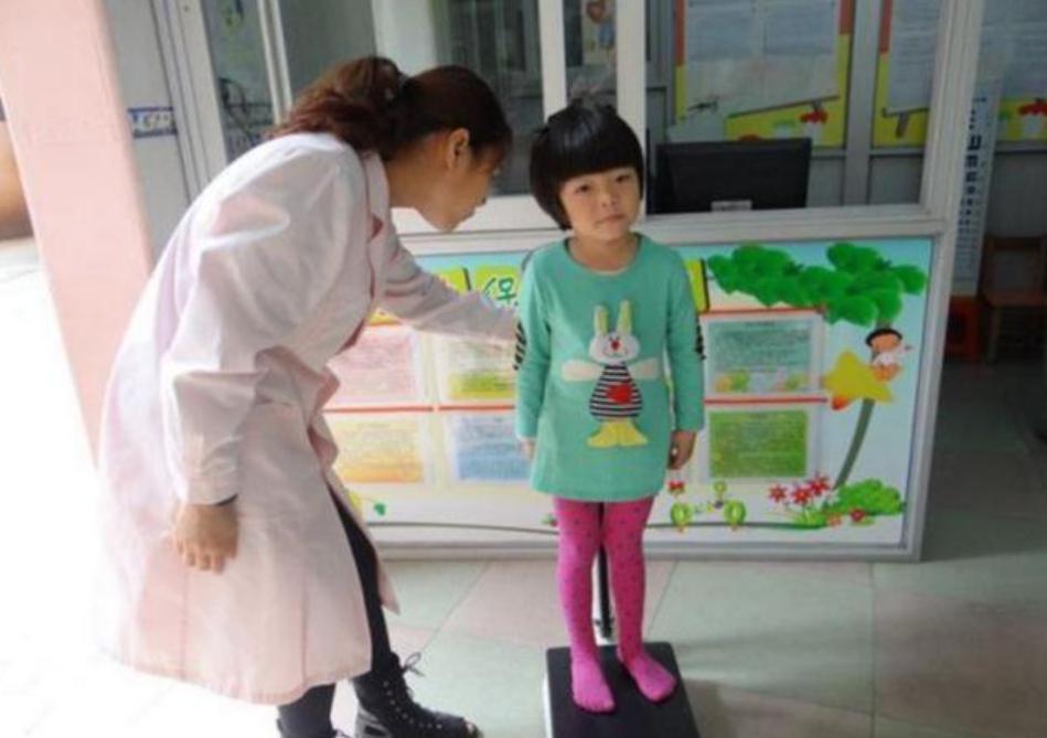 男生身高长到几岁不长了,男孩子一般都在14一16岁发育最快吗