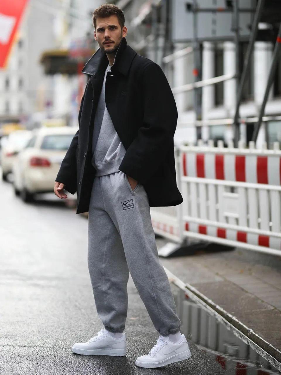 为什么男孩子会喜欢男孩子呢知乎喜欢你但有女朋友的男生是什么心理