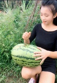 喜欢女孩子该怎么办可现在我还是一直对她恋恋不忘怎么办