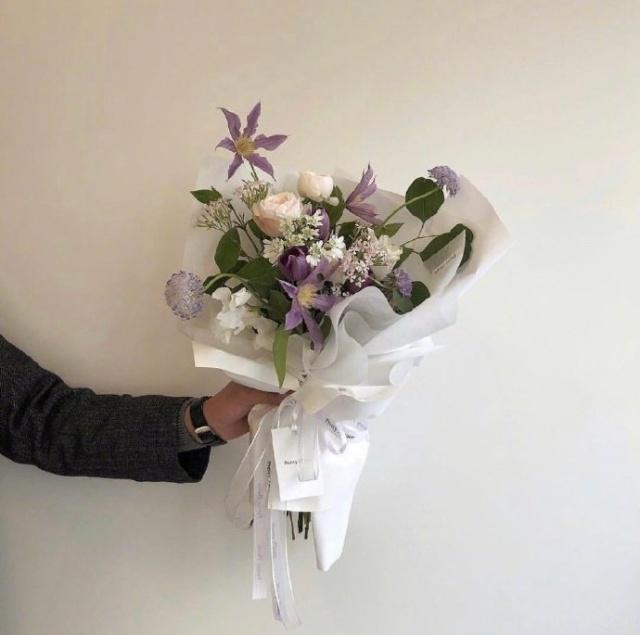 对女人说的情话说说发朋友圈我喜欢上了一个美寡妇