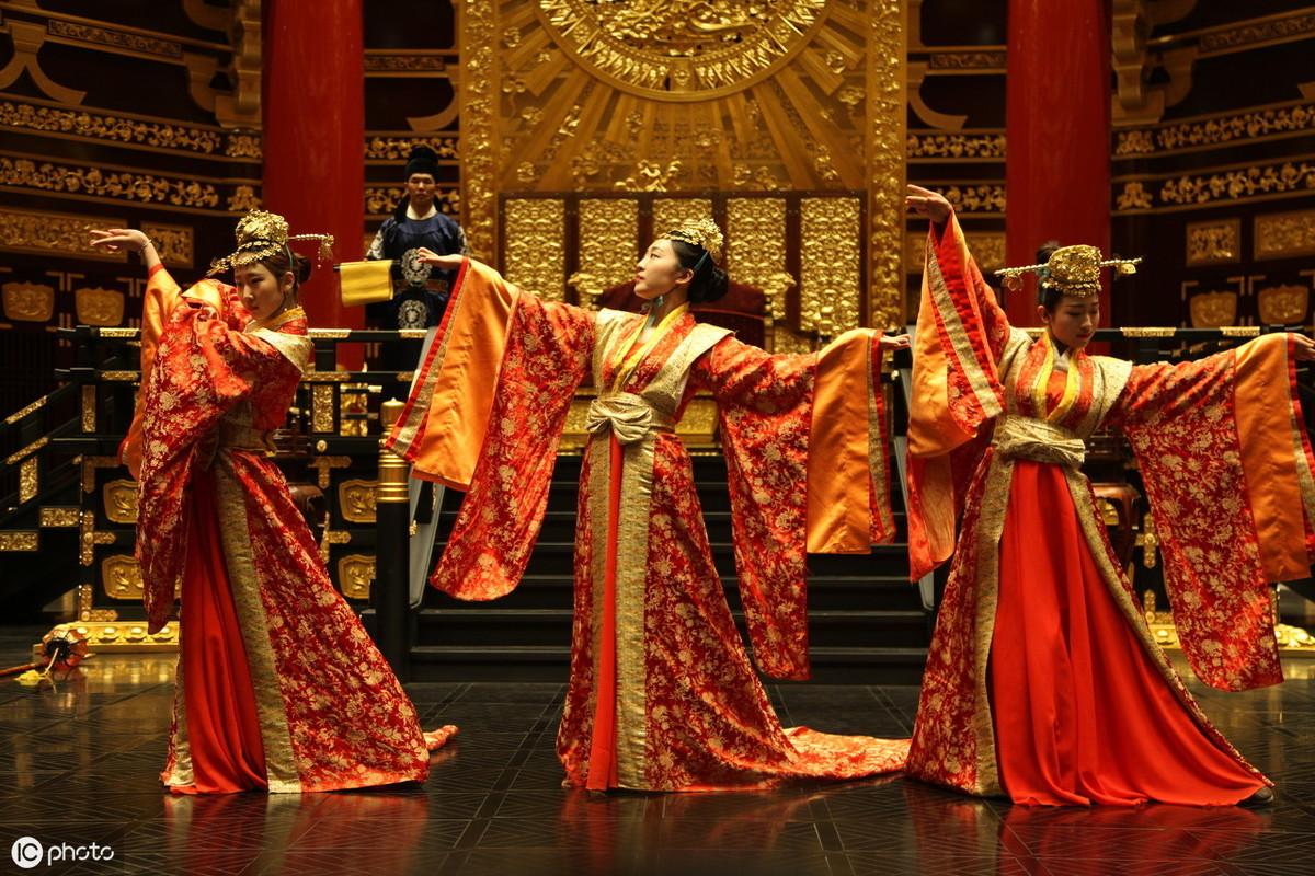 女人的名字叫什么好听恣呢,以名贵开头的成语