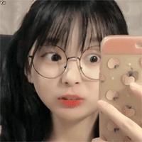 怎样跟女生聊天找话题上和女生聊天没话题