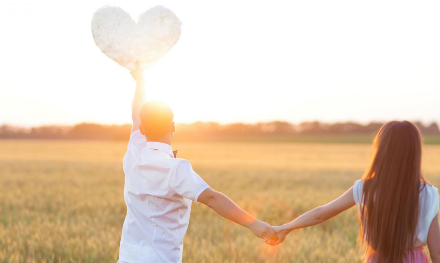 男女互相暗恋的表现是什么,男女之间互相暗恋的表现