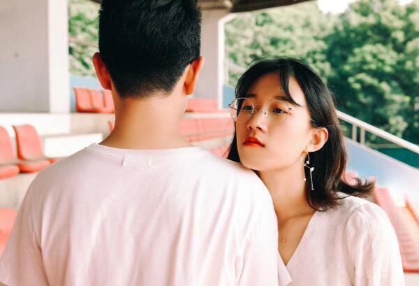 两个男生互相暗恋的特征,彼此暗恋的三个特点