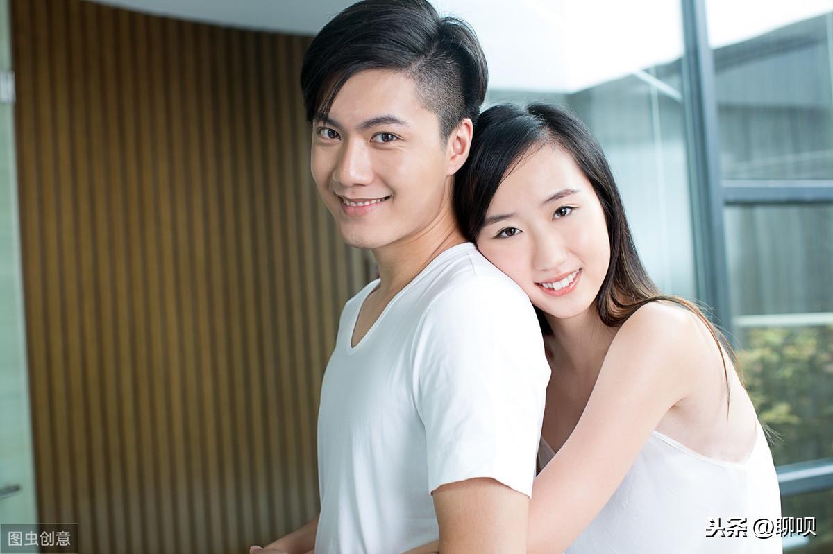 让男人受不了的撒娇情话男生说天在下雨我在想你怎么回复