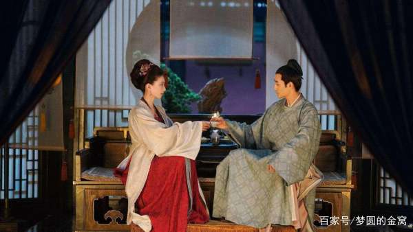 两个女生互相暗恋的特征,两个人互相暗恋是什么样子