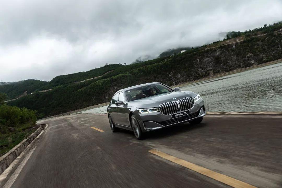 为什么有些男生是弯的,为什么很多男人接电话不说喂