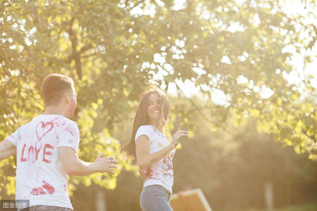 如何追到自己喜欢的女孩怎样和喜欢的女生聊天