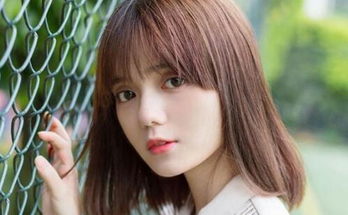 一个女生暗恋一个女生的表现女人喜欢一个男人怎么表白