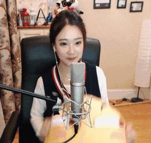 19岁男生喜欢男生怎么办为什么一些女生不喜欢直男