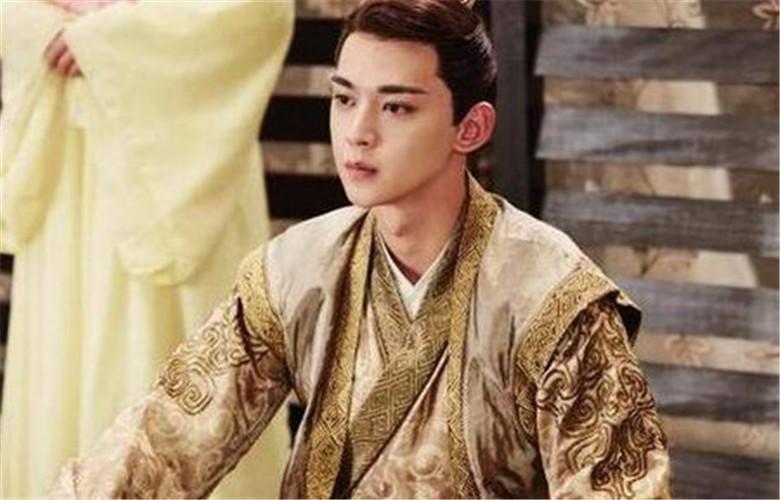 儿子好像喜欢男生怎么办呢该怎么教育孩子